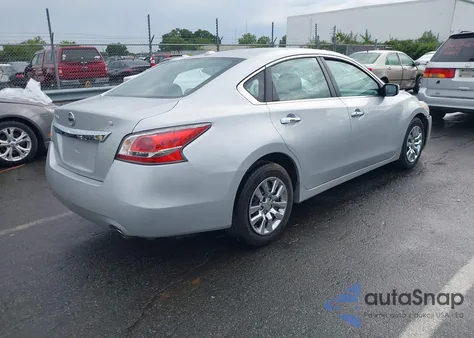 2015 Nissan Altima 2.5/2.5 S/2.5 Sl/2.5 Sv из США, поврежденный, VIN 1N4AL3AP7FN882469